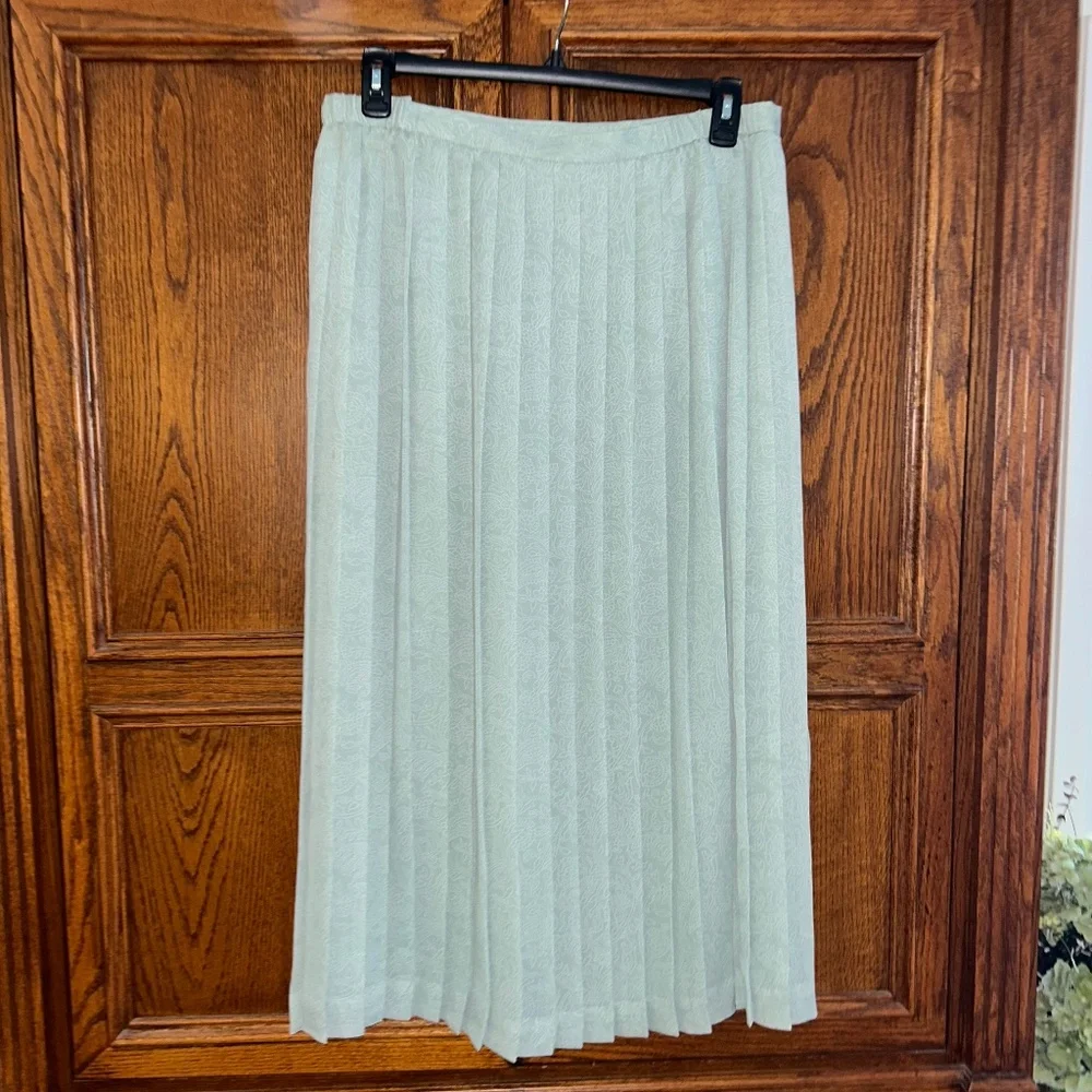 Talbot’s Pale Mint Green W/white Paisley Pattern Pleated MIDI Skirt Size 18 - Picture 1 of 10